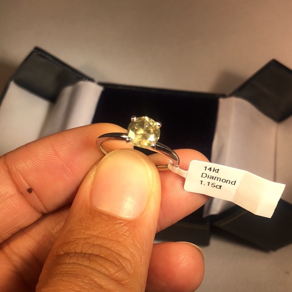 ::SOLD:: Round brilliant cut diamond ring 14k - Picture 3 of 6